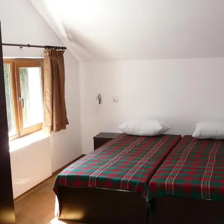 Hotel Хижа Планинец - Тревненски Балкан *