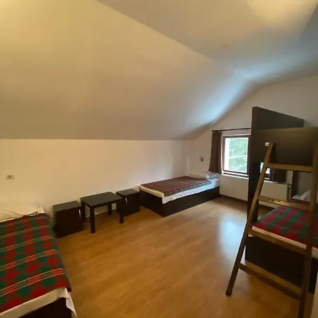 Хижа Планинец - Тревненски Балкан Hotel Radewci