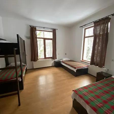 Хижа Планинец - Тревненски Балкан *