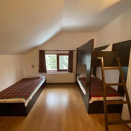 Хижа Планинец - Тревненски Балкан Lodge