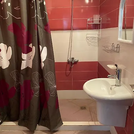 Хижа Планинец - Тревненски Балкан Hotel