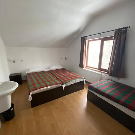 Хижа Планинец - Тревненски Балкан Radevtsi