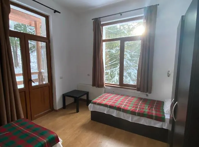 Otel Хижа Планинец - Тревненски Балкан