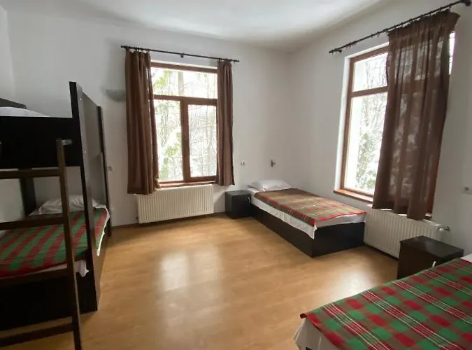 Хижа Планинец - Тревненски Балкан *