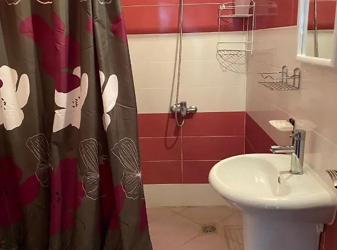 Хижа Планинец - Тревненски Балкан Otel