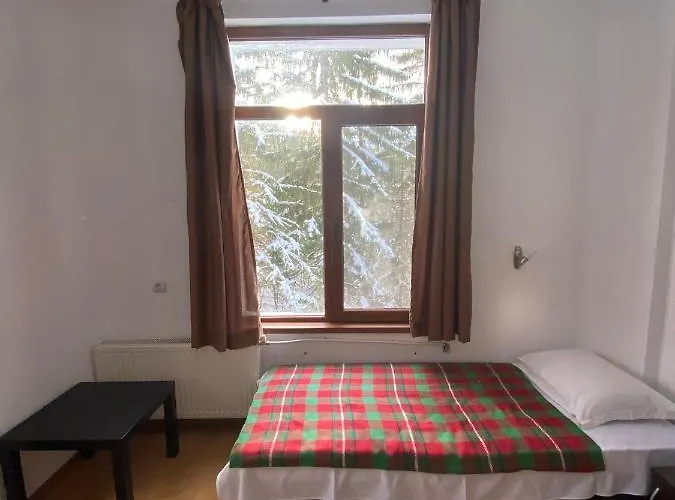 Otel Хижа Планинец - Тревненски Балкан *