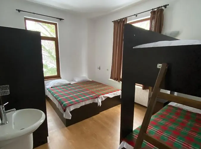 Хижа Планинец - Тревненски Балкан Otel Radevtsi