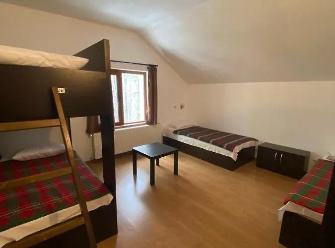 Otel Хижа Планинец - Тревненски Балкан